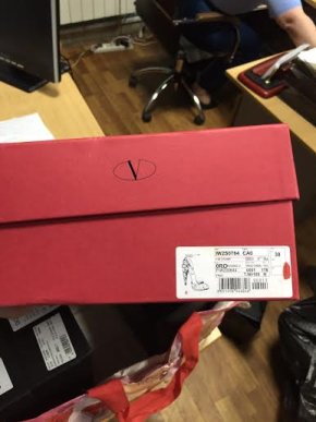 Двоє українців залишились без брендових сумок та взуття з Франції та Португалії – 09