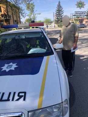 Патрульні зупинили п’яного таксиста – 01