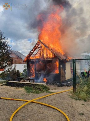 На Закарпатті вирувала велика пожежа – 01