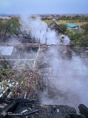 У Мукачівській громаді кілька годин гасили пожежу – 01