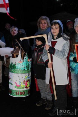 Яскраве святкування Дня святого Мартина у Мукачеві: парад ліхтариків, лицарські бої та вогняне шоу – 55 Яскраве святкування Дня святого Мартина у Мукачеві: парад ліхтариків, лицарські бої та вогняне шоу – 55