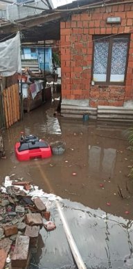 В Ужгороді рятувальники працюють над ліквідацією наслідків негоди – 02 В Ужгороді рятувальники працюють над ліквідацією наслідків негоди – 02