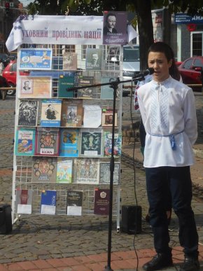 У центрі Мукачева читали твори Івана Франка – 04