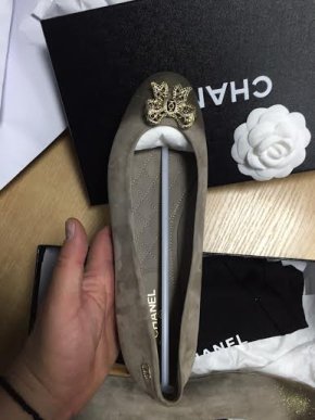 Двоє українців залишились без брендових сумок та взуття з Франції та Португалії – 04