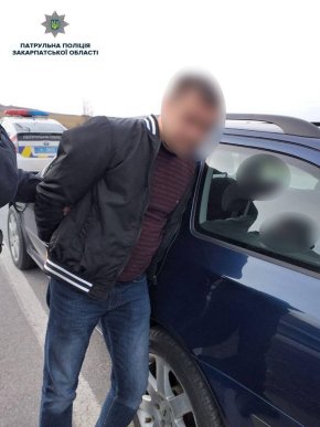 Чоловік скоїв три аварії за один день. Є постраждалі – 03 Чоловік скоїв три аварії за один день. Є постраждалі – 03