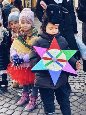 Маленькі мукачівці влаштували свято у центрі міста – 03