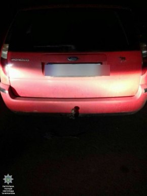 Патрульні Ужгорода виявили в салоні автомобіля небезпечну знахідку – 03