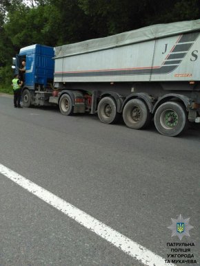 Закарпатські патрульні почали частіше зупиняти водіїв – 01