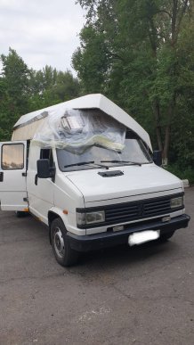 Митники виявили цигарки в стелі автомобіля – 02