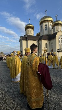 У Хусті за участі митрополита Епіфанія відбулося освячення храму – 04 У Хусті за участі митрополита Епіфанія відбулося освячення храму – 04