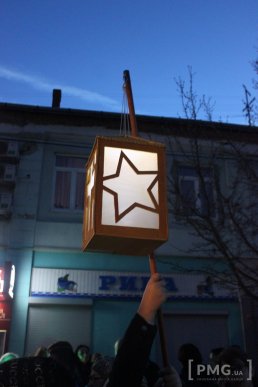 Парад ліхтариків та лицарські бої: як у Мукачеві відзначали День святого Мартина – 01