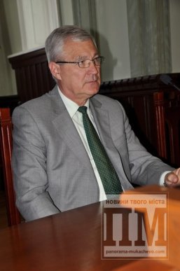 У Мукачеві нагородили лауреатів конкурсу "Шукаємо молоді педагогічні таланти" (ФОТО) – 10