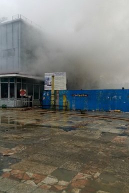 Внаслідок загорання перший поверх універмагу "Україна" вигорів повністю – 03
