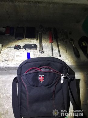 Небайдужі допомогли поліції спіймати зловмисника – 05