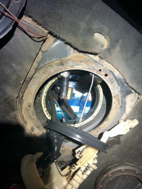 Молодий закарпатець намагався перевезти контрабанду через кордон – 02