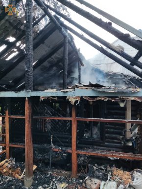 В одному з сіл горів будинок із прибудовою – 04