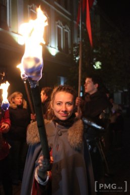 Яскраве святкування Дня святого Мартина у Мукачеві: парад ліхтариків, лицарські бої та вогняне шоу – 25 Яскраве святкування Дня святого Мартина у Мукачеві: парад ліхтариків, лицарські бої та вогняне шоу – 25