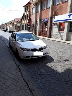 Евакуатор забрав у Мукачеві кілька автівок, припаркованих із порушенням ПДР – 03