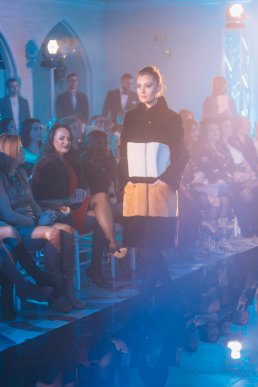 Мода заради життя: на Закарпатті відбувся ІІІ-й благодійний показ мод дизайнерки Роксолани Новак – 55