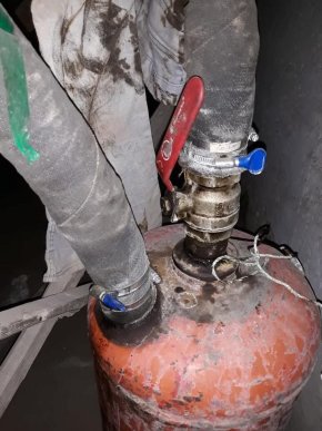 На Мукачівщині виявили підпільну базу для зберігання викраденої нафти – 02