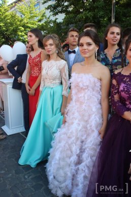 У Мукачеві нагородили випускників-медалістів – 18