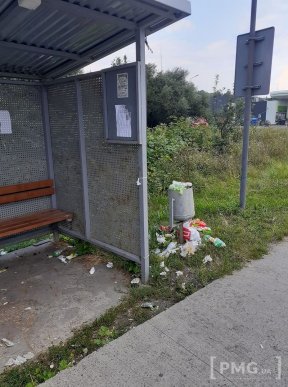 Побачене на одній із автобусних зупинок Мукачева неприємно вразило людей – 07