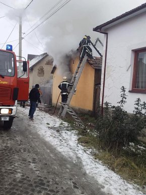 Пожежа у Берегові: в будинку перебувала дитина – 02