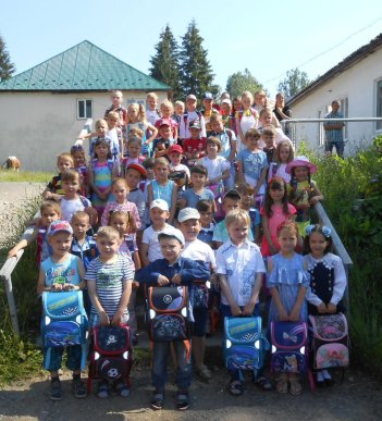 Школярі Рахівщини готові до нового навчального року – 07