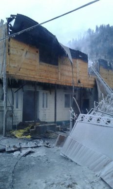 Рятувальники всю ніч ліквідовували пожежу на Тячівщині – 03