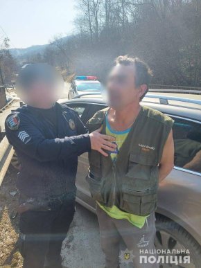 У закарпатському селі чоловік украв Skoda Super В і скоїв аварію – 01 У закарпатському селі чоловік украв Skoda Super В і скоїв аварію – 01