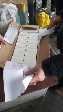 На Закарпатті митники конфіскували айфони та планшети вартістю понад півмільйона гривень – 02