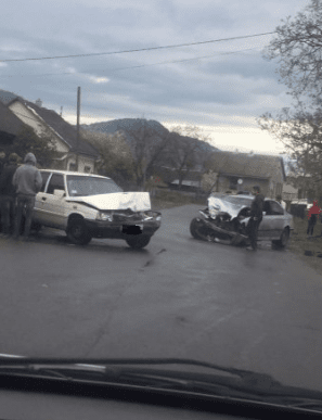 Вранці зіткнулися два автомобілі, – ЗМІ – 02