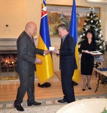 Закарпатців відзначили найвищими президентськими та обласними нагородами – 07