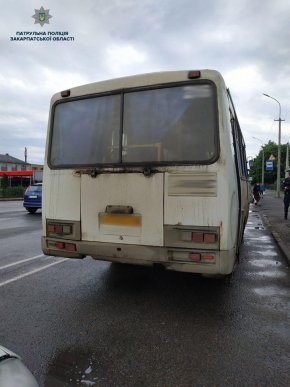 Свідомий містянин повідомив поліцію про нетверезого водія автобусу – 02 Свідомий містянин повідомив поліцію про нетверезого водія автобусу – 02