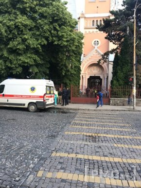 Вибухівку шукають у ратуші, замку і прокуратурі: що коїться у Мукачеві? – 01