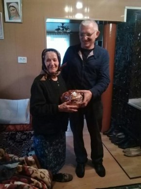 Малозабезпечені, одинокі та хворі мешканці Рахівщини і Тячівщини отримали паски – 07