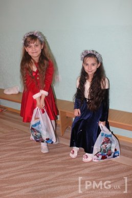 Жителі Мукачева подарували маленьким переселенцям із Донбасу свято – 27