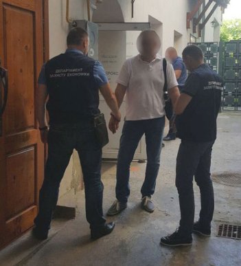 Мера одного із міст Закарпаття викрили на отриманні хабара – 02