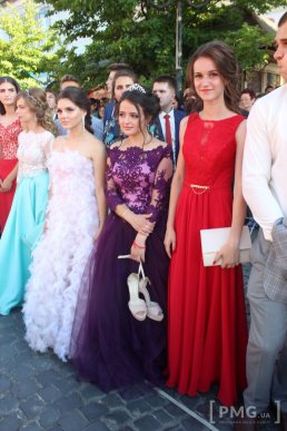 У Мукачеві нагородили випускників-медалістів – 19