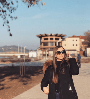 Моторошна аварія у Мукачеві: опубліковано фото загиблої дівчини – 09