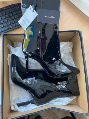 На Закарпатті 49-річний чоловік намагався ввезти через кордон незадекларовані брендові речі – 01