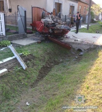 На Мукачівщині сталася моторошна ДТП. Постраждали двоє дорослих і дитина – 02