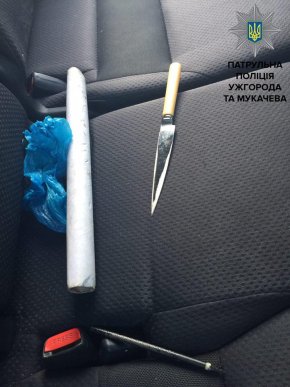 У Нижніх Воротах патрульні затримали дует крадіїв-втікачів – 06