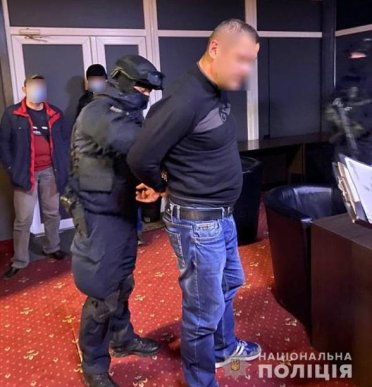 В Ужгороді поліція провела ряд обшуків – 02