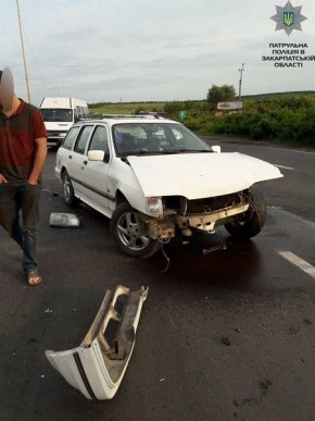 На трасі Київ-Чоп сталася аварія за участі двох машин – 02 На трасі Київ-Чоп сталася аварія за участі двох машин – 02