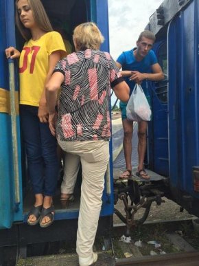 Закарпаття, яке вражає: сільський базар на коліях унікальної вузькоколійки очима проекту "Ukraїner" – 08