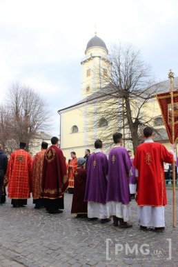 Вулицями Мукачева пройшла Хресна Хода – 33