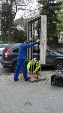 Ужгород продовжують очищати від реклами – 05 Ужгород продовжують очищати від реклами – 05