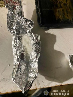 Поліцейські зі спецпризначенцями затримали двох наркоторговців – 07