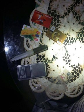 У Мукачеві затримали працівників поліції, які "кришували" наркопритон і збували наркотики – 03